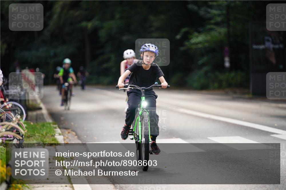 14.09.2025 - Stadtparktriathlon Michael Burmester http://msf.ph/oto/8908603 14.09.2025 14:26:37 Radfahren 1721, 1726, 1748, 1751, 1779 meine-sportfotos.de