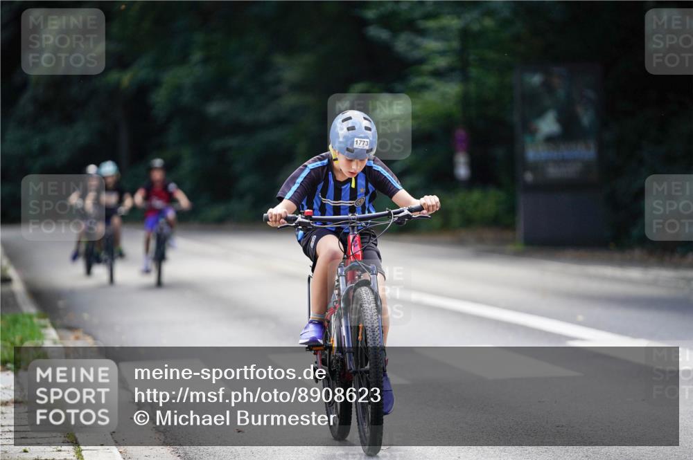 14.09.2025 - Stadtparktriathlon Michael Burmester http://msf.ph/oto/8908623 14.09.2025 14:26:45 Radfahren 1715, 1721, 1726, 1750, 1757, 1773 meine-sportfotos.de