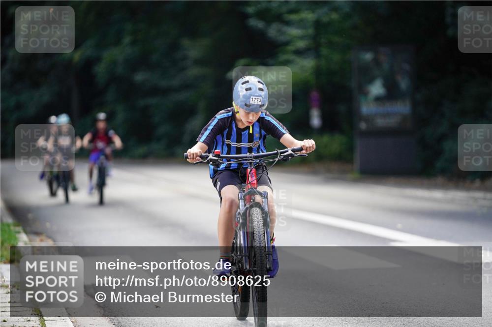 14.09.2025 - Stadtparktriathlon Michael Burmester http://msf.ph/oto/8908625 14.09.2025 14:26:45 Radfahren 1715, 1721, 1726, 1750, 1757, 1773 meine-sportfotos.de