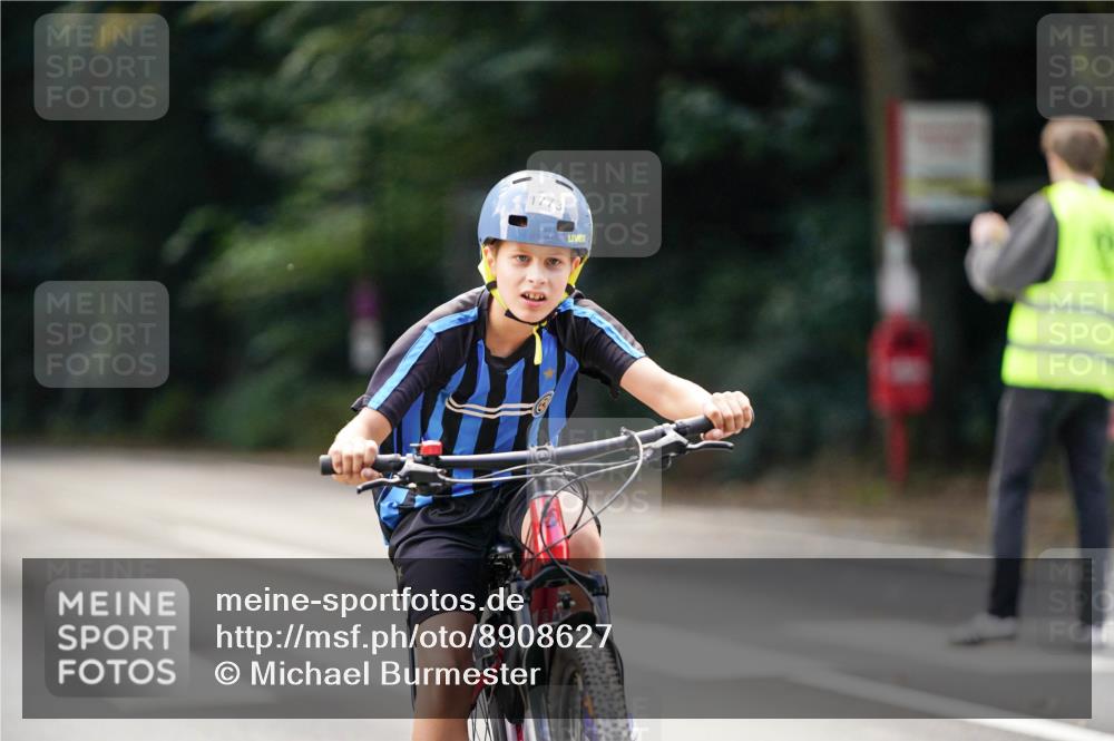14.09.2025 - Stadtparktriathlon Michael Burmester http://msf.ph/oto/8908627 14.09.2025 14:26:46 Radfahren 1715, 1721, 1726, 1750, 1757, 1773 meine-sportfotos.de