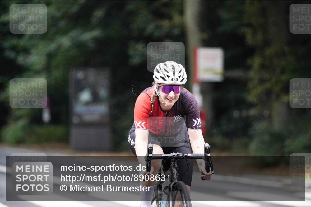 14.09.2025 - Stadtparktriathlon Michael Burmester http://msf.ph/oto/8908631 14.09.2025 09:38:34 Radfahren 450, 474 meine-sportfotos.de