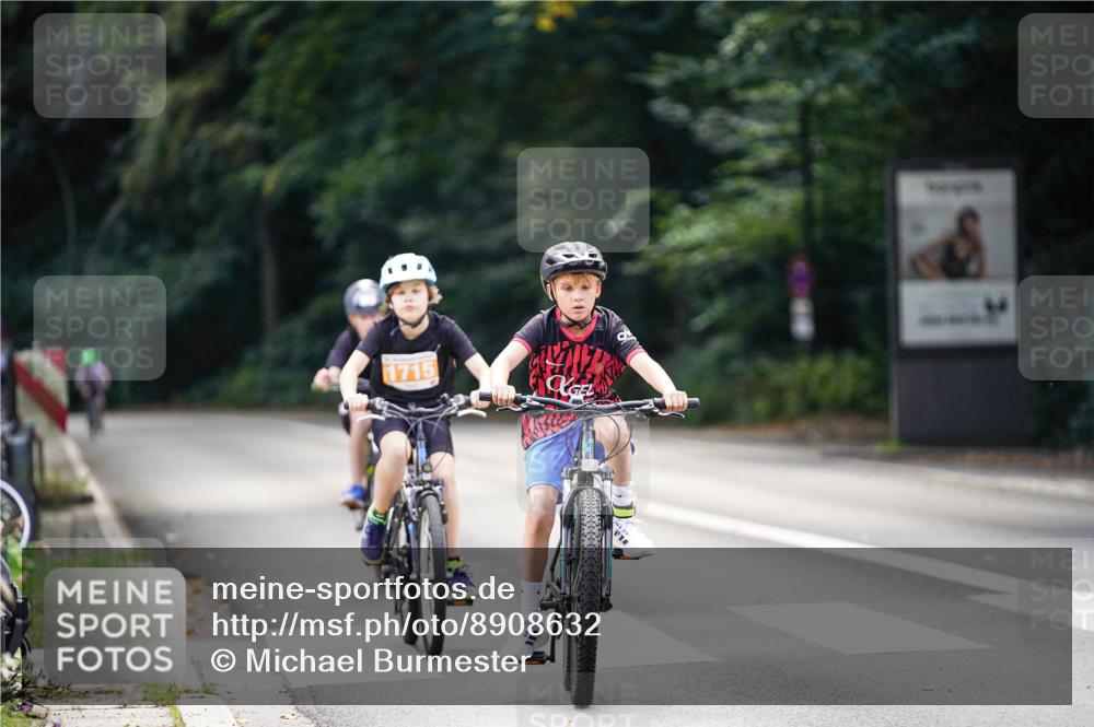 14.09.2025 - Stadtparktriathlon Michael Burmester http://msf.ph/oto/8908632 14.09.2025 14:26:49 Radfahren 1715, 1721, 1750, 1757, 1773 meine-sportfotos.de