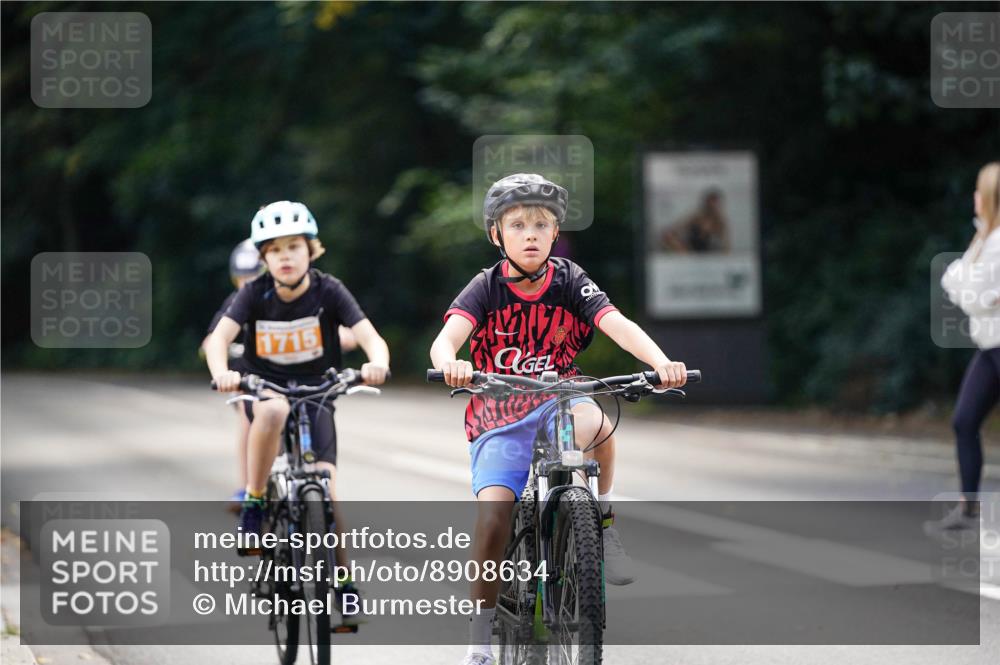 14.09.2025 - Stadtparktriathlon Michael Burmester http://msf.ph/oto/8908634 14.09.2025 14:26:49 Radfahren 1715, 1721, 1750, 1757, 1773 meine-sportfotos.de