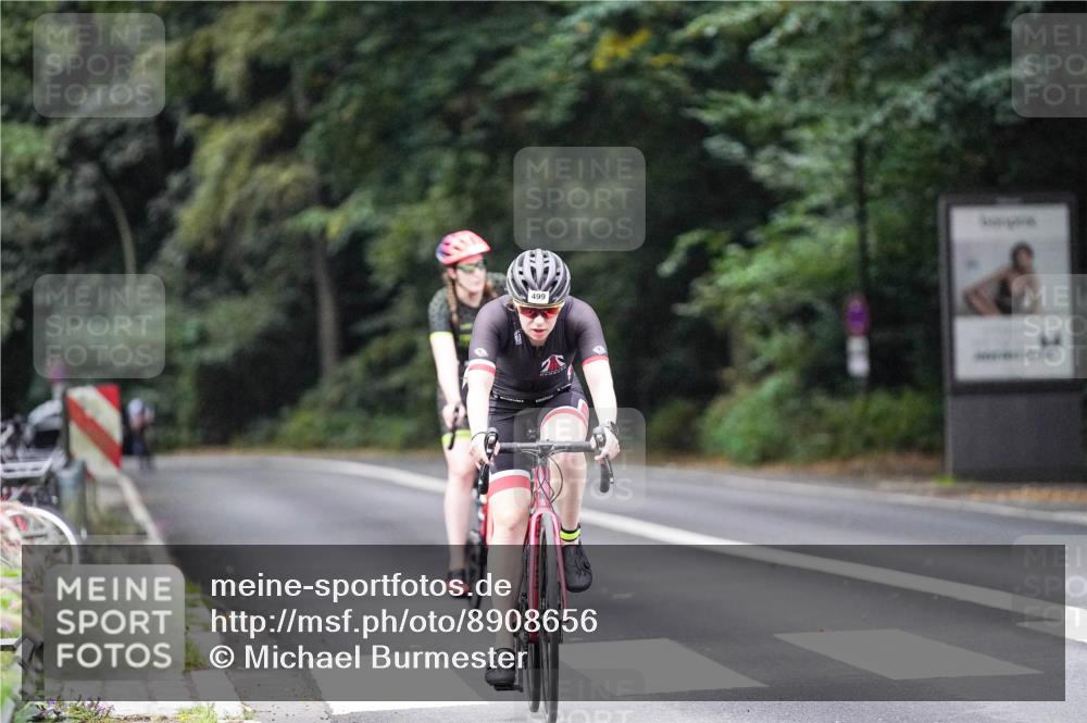14.09.2025 - Stadtparktriathlon Michael Burmester http://msf.ph/oto/8908656 14.09.2025 09:39:35 Radfahren 488, 499 meine-sportfotos.de