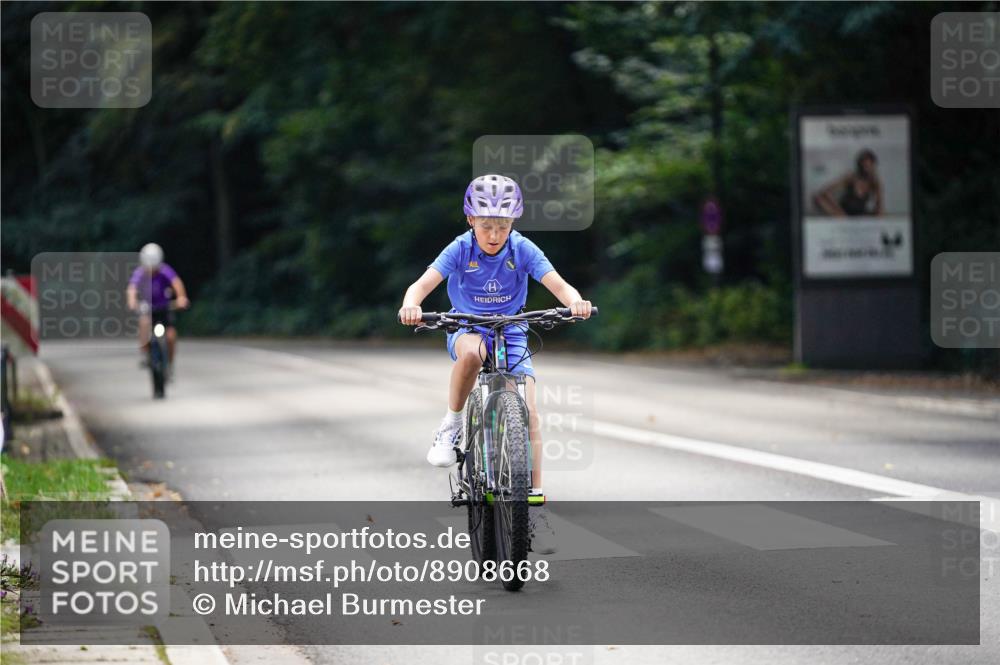 14.09.2025 - Stadtparktriathlon Michael Burmester http://msf.ph/oto/8908668 14.09.2025 14:27:17 Radfahren 1749 meine-sportfotos.de