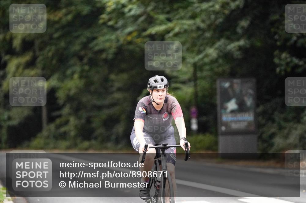 14.09.2025 - Stadtparktriathlon Michael Burmester http://msf.ph/oto/8908671 14.09.2025 09:39:56 Radfahren 387 meine-sportfotos.de