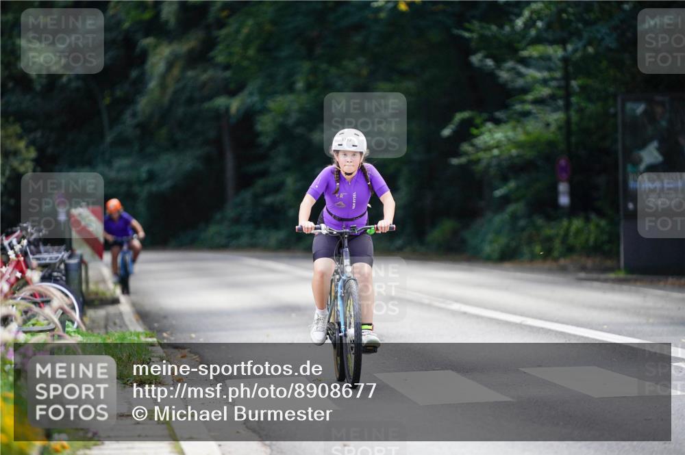14.09.2025 - Stadtparktriathlon Michael Burmester http://msf.ph/oto/8908677 14.09.2025 14:27:23 Radfahren 1712, 1749 meine-sportfotos.de