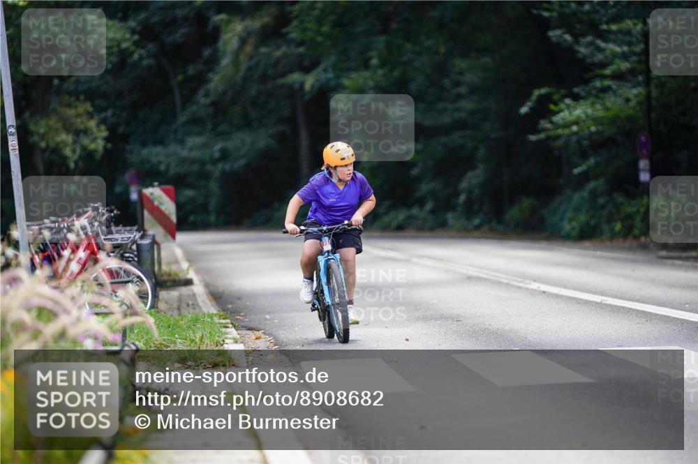 14.09.2025 - Stadtparktriathlon Michael Burmester http://msf.ph/oto/8908682 14.09.2025 14:27:29 Radfahren 1712, 1787 meine-sportfotos.de