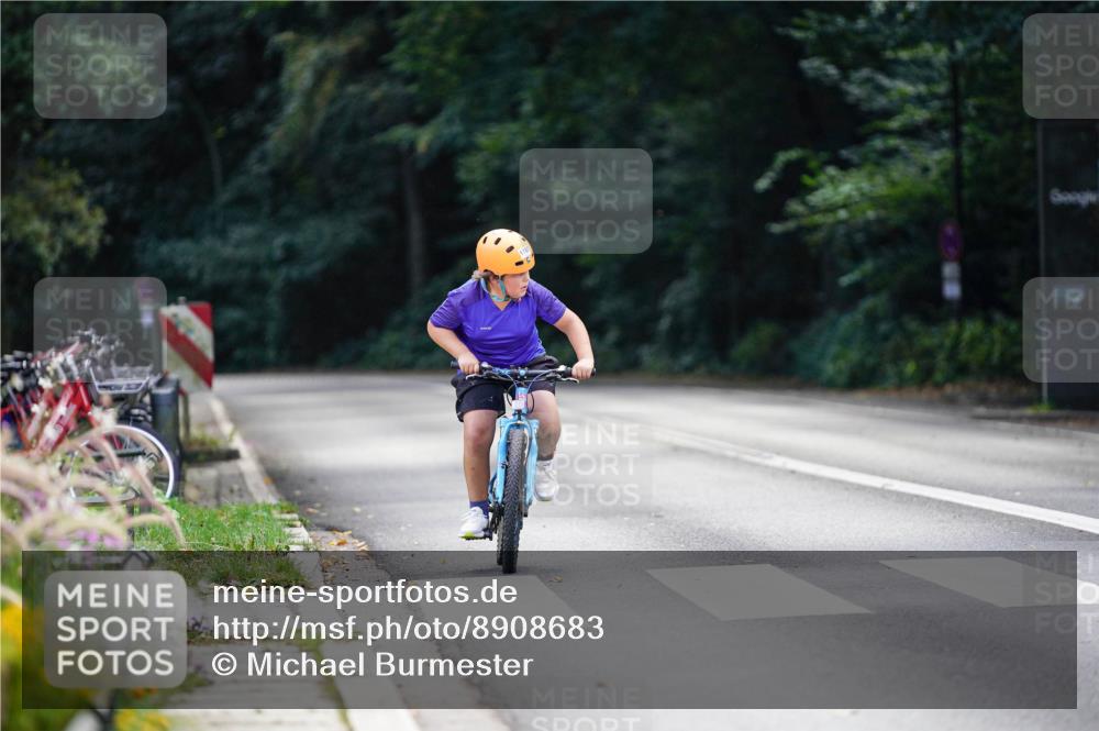 14.09.2025 - Stadtparktriathlon Michael Burmester http://msf.ph/oto/8908683 14.09.2025 14:27:29 Radfahren 1712, 1787 meine-sportfotos.de