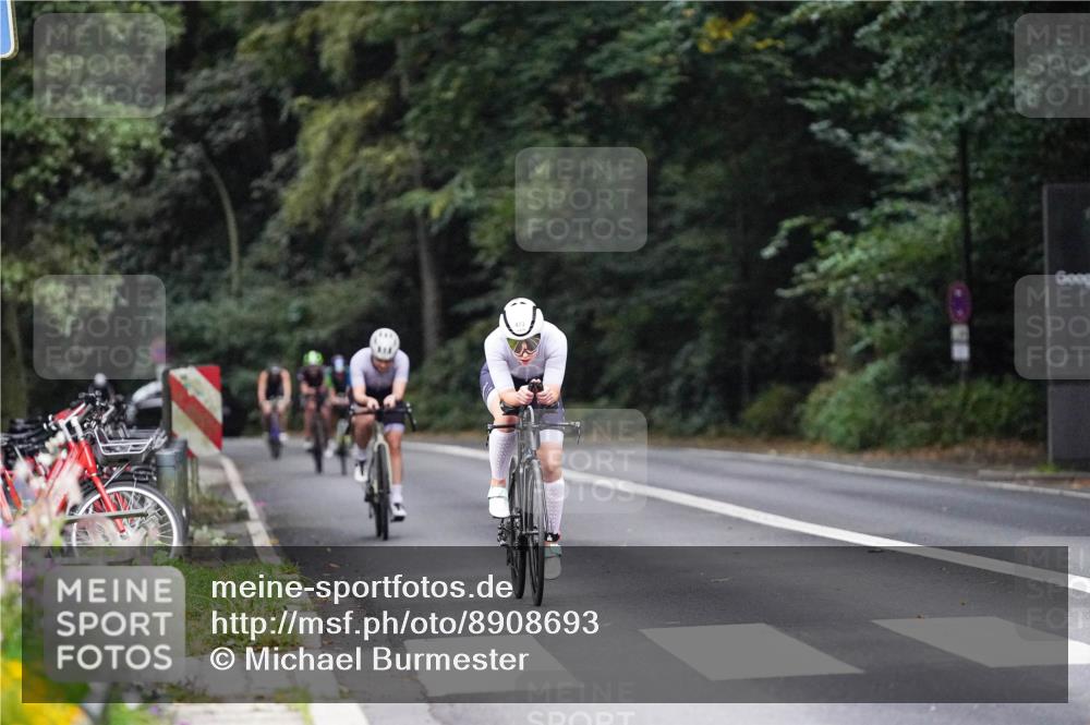 14.09.2025 - Stadtparktriathlon Michael Burmester http://msf.ph/oto/8908693 14.09.2025 09:40:20 Radfahren 447, 454, 473, 475, 481, 486 meine-sportfotos.de