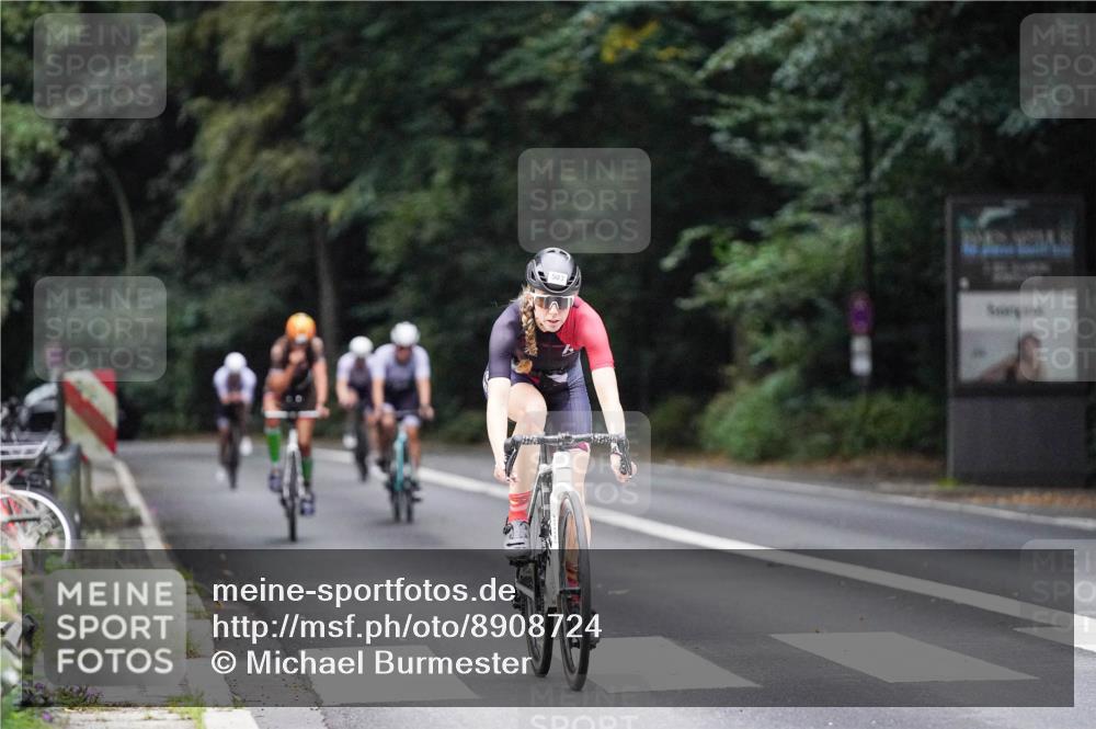 14.09.2025 - Stadtparktriathlon Michael Burmester http://msf.ph/oto/8908724 14.09.2025 09:41:03 Radfahren 420, 452, 469, 472, 503 meine-sportfotos.de