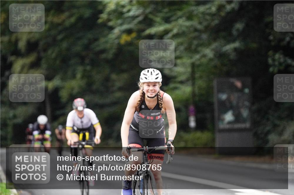 14.09.2025 - Stadtparktriathlon Michael Burmester http://msf.ph/oto/8908765 14.09.2025 09:42:41 Radfahren 445, 463, 466, 477, 478, 487, 506 meine-sportfotos.de