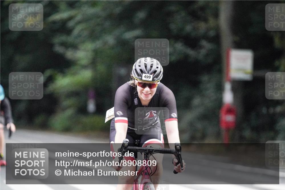 14.09.2025 - Stadtparktriathlon Michael Burmester http://msf.ph/oto/8908809 14.09.2025 09:46:42 Radfahren 382, 458, 468, 471, 499 meine-sportfotos.de
