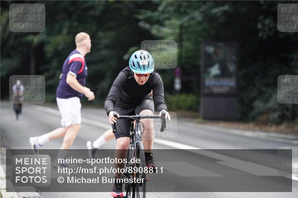 14.09.2025 - Stadtparktriathlon Michael Burmester http://msf.ph/oto/8908811 14.09.2025 09:46:43 Radfahren 382, 471, 499 meine-sportfotos.de