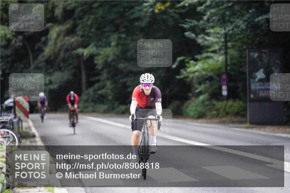 14.09.2025 - Stadtparktriathlon Michael Burmester http://msf.ph/oto/8908818 14.09.2025 09:47:07 Radfahren 450, 464, 482 meine-sportfotos.de