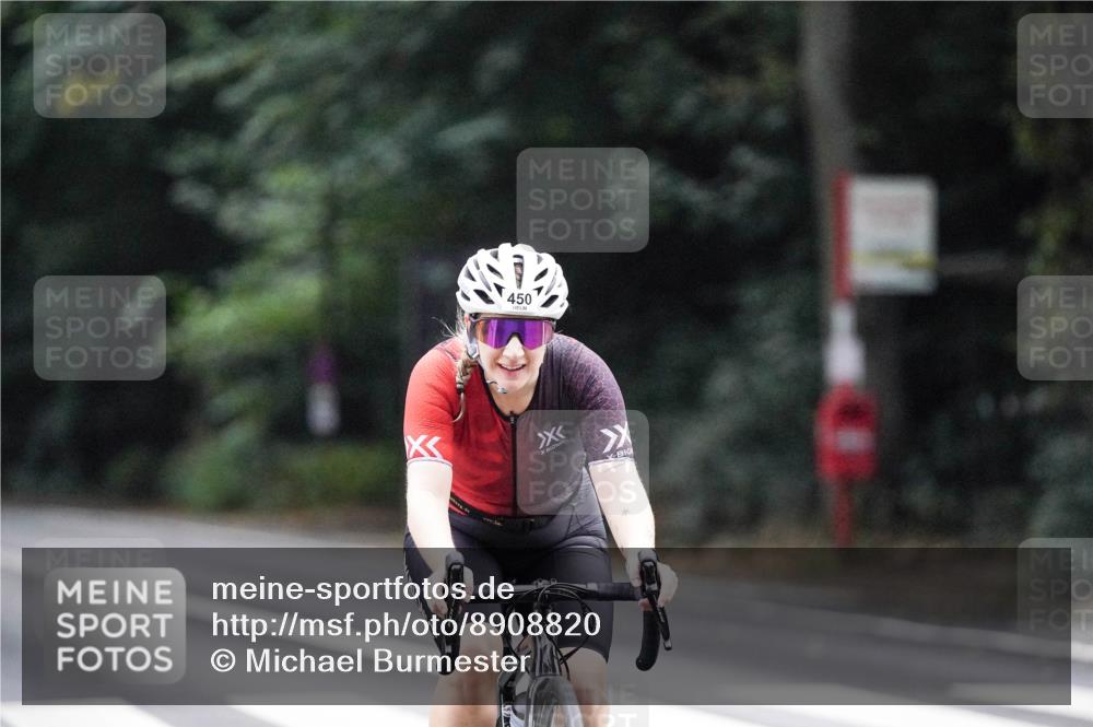 14.09.2025 - Stadtparktriathlon Michael Burmester http://msf.ph/oto/8908820 14.09.2025 09:47:08 Radfahren 450, 464, 482 meine-sportfotos.de