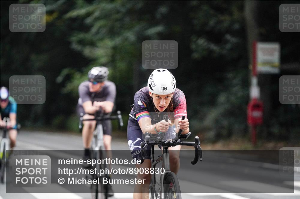 14.09.2025 - Stadtparktriathlon Michael Burmester http://msf.ph/oto/8908830 14.09.2025 09:47:25 Radfahren 443, 447, 454, 486, 495, 575 meine-sportfotos.de