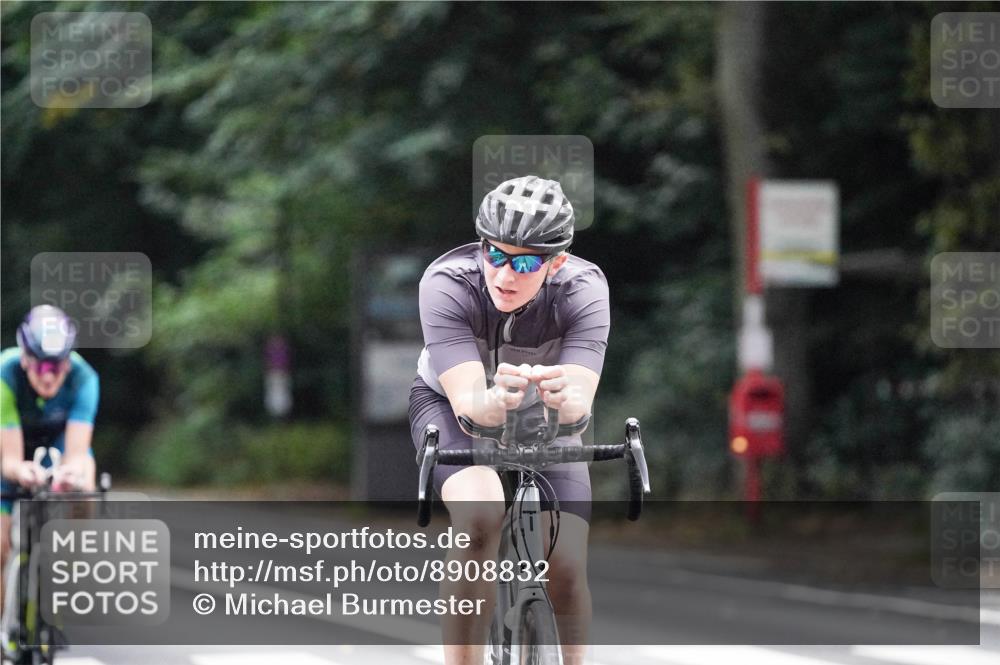 14.09.2025 - Stadtparktriathlon Michael Burmester http://msf.ph/oto/8908832 14.09.2025 09:47:25 Radfahren 443, 447, 454, 486, 495, 575 meine-sportfotos.de