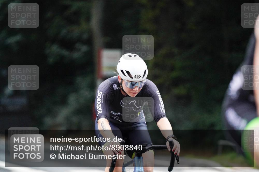 14.09.2025 - Stadtparktriathlon Michael Burmester http://msf.ph/oto/8908840 14.09.2025 09:47:33 Radfahren 443, 447, 475, 481, 495 meine-sportfotos.de