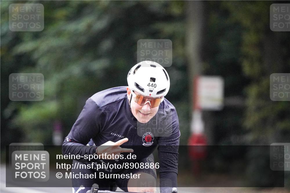 14.09.2025 - Stadtparktriathlon Michael Burmester http://msf.ph/oto/8908886 14.09.2025 09:48:46 Radfahren 440, 554 meine-sportfotos.de