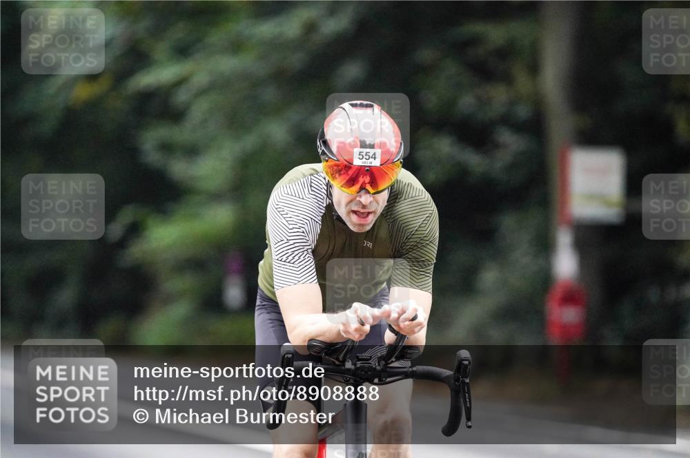 14.09.2025 - Stadtparktriathlon Michael Burmester http://msf.ph/oto/8908888 14.09.2025 09:48:52 Radfahren 452, 554 meine-sportfotos.de