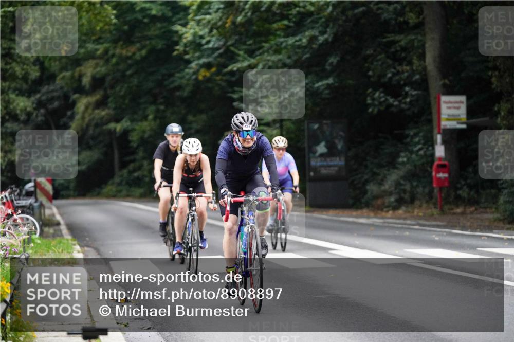 14.09.2025 - Stadtparktriathlon Michael Burmester http://msf.ph/oto/8908897 14.09.2025 09:50:35 Radfahren 465, 477, 537, 545, 547 meine-sportfotos.de