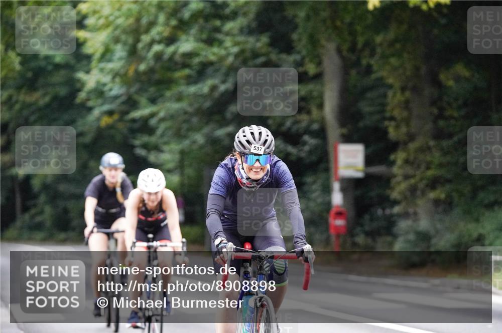 14.09.2025 - Stadtparktriathlon Michael Burmester http://msf.ph/oto/8908898 14.09.2025 09:50:36 Radfahren 465, 477, 537, 545, 547 meine-sportfotos.de