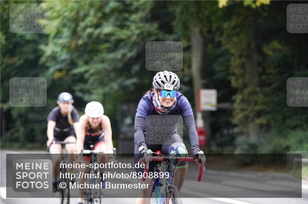 14.09.2025 - Stadtparktriathlon Michael Burmester http://msf.ph/oto/8908899 14.09.2025 09:50:36 Radfahren 465, 477, 537, 545, 547 meine-sportfotos.de