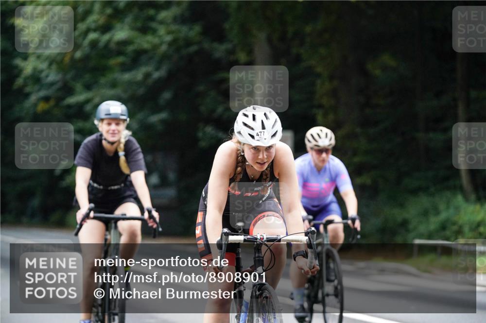 14.09.2025 - Stadtparktriathlon Michael Burmester http://msf.ph/oto/8908901 14.09.2025 09:50:36 Radfahren 465, 477, 537, 545, 547 meine-sportfotos.de