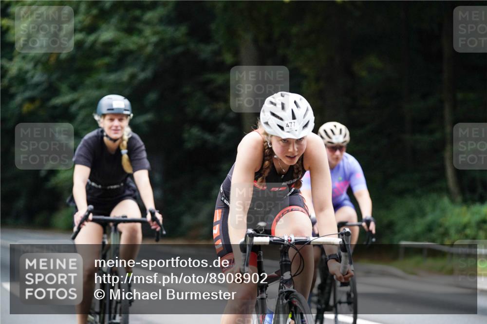 14.09.2025 - Stadtparktriathlon Michael Burmester http://msf.ph/oto/8908902 14.09.2025 09:50:37 Radfahren 465, 477, 537, 545, 547 meine-sportfotos.de