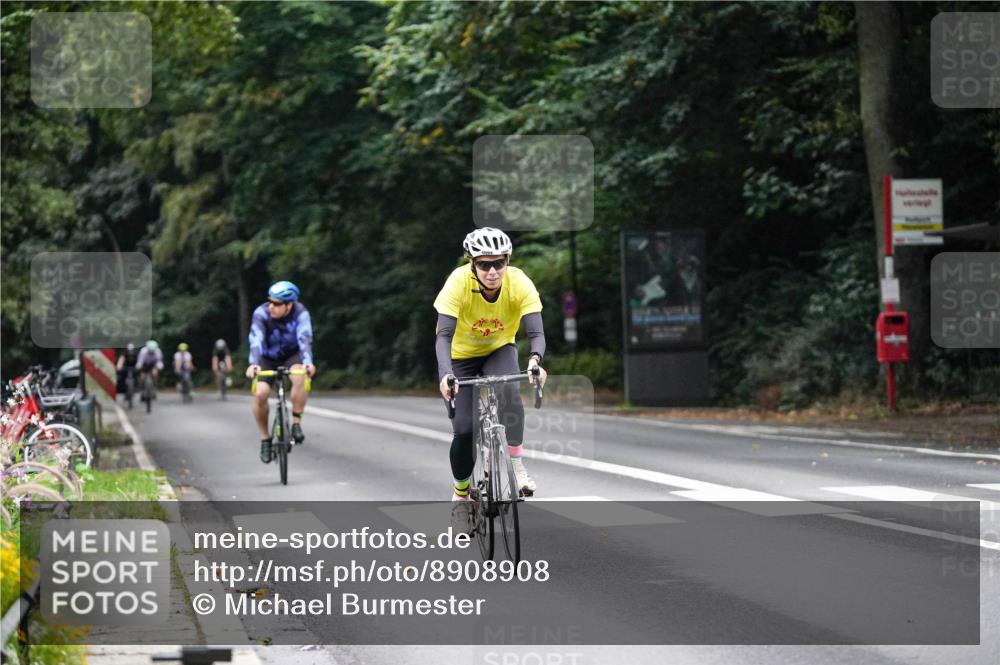 14.09.2025 - Stadtparktriathlon Michael Burmester http://msf.ph/oto/8908908 14.09.2025 09:50:52 Radfahren 498, 563, 594, 604, 610 meine-sportfotos.de