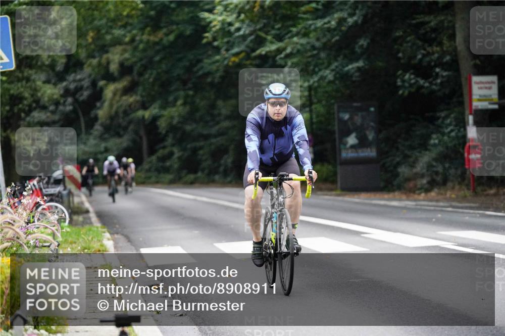 14.09.2025 - Stadtparktriathlon Michael Burmester http://msf.ph/oto/8908911 14.09.2025 09:50:54 Radfahren 504, 563, 594, 604, 610 meine-sportfotos.de