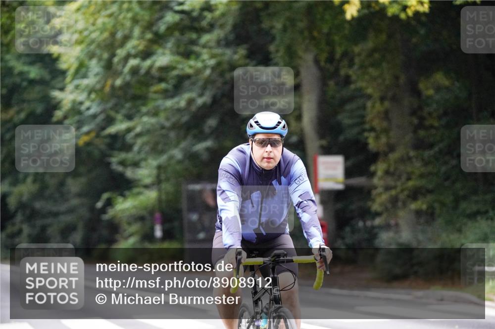 14.09.2025 - Stadtparktriathlon Michael Burmester http://msf.ph/oto/8908912 14.09.2025 09:50:54 Radfahren 504, 563, 594, 604, 610 meine-sportfotos.de