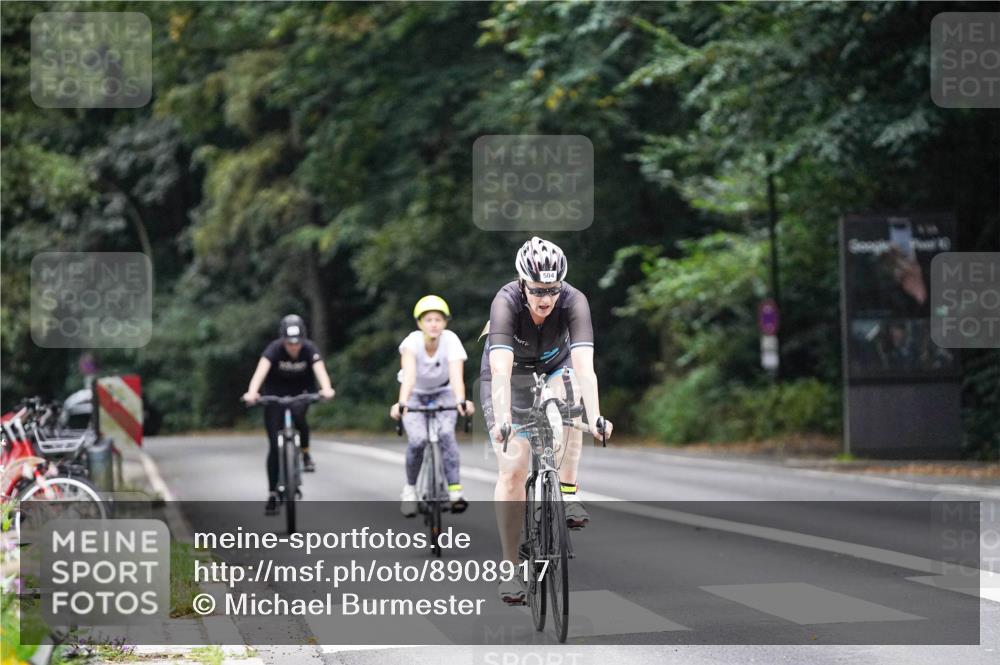 14.09.2025 - Stadtparktriathlon Michael Burmester http://msf.ph/oto/8908917 14.09.2025 09:51:01 Radfahren 504, 528, 563, 580 meine-sportfotos.de