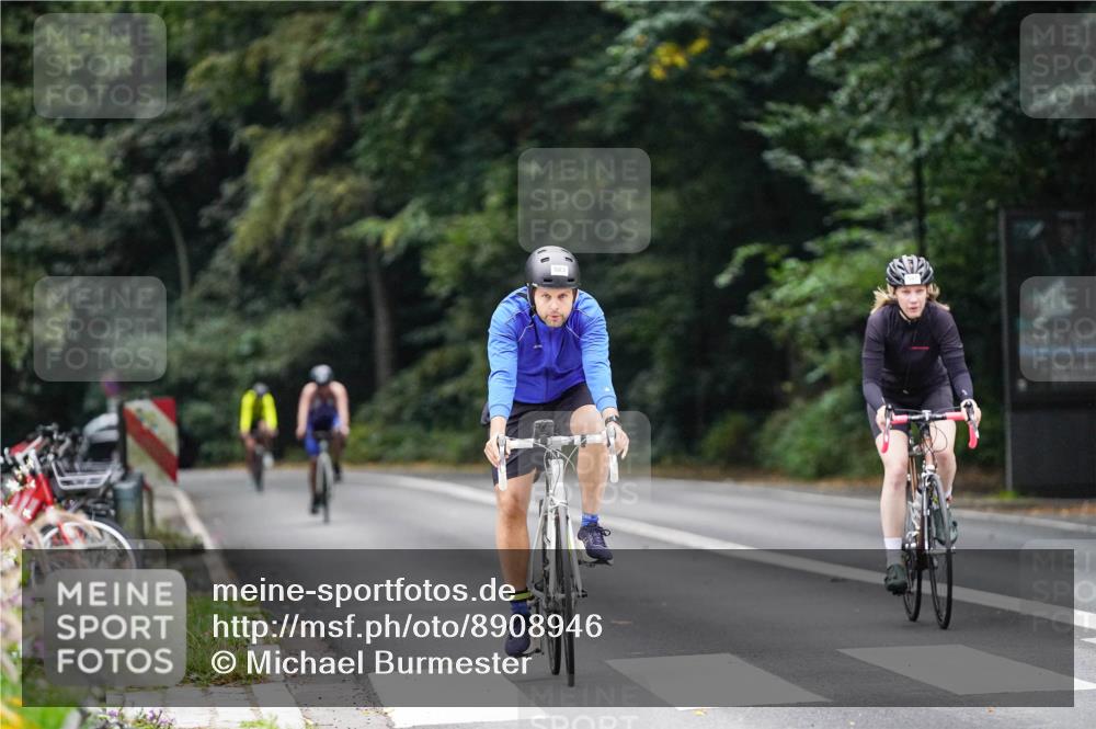 14.09.2025 - Stadtparktriathlon Michael Burmester http://msf.ph/oto/8908946 14.09.2025 09:52:01 Radfahren 456, 541, 583 meine-sportfotos.de