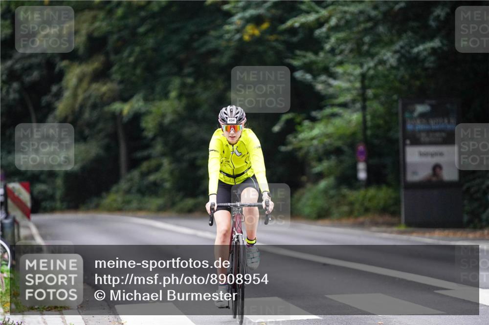14.09.2025 - Stadtparktriathlon Michael Burmester http://msf.ph/oto/8908954 14.09.2025 09:52:11 Radfahren 456, 494 meine-sportfotos.de