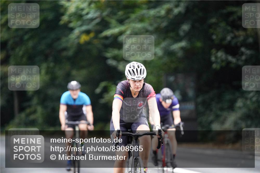 14.09.2025 - Stadtparktriathlon Michael Burmester http://msf.ph/oto/8908965 14.09.2025 09:52:29 Radfahren 448, 549, 574, 608, 617 meine-sportfotos.de