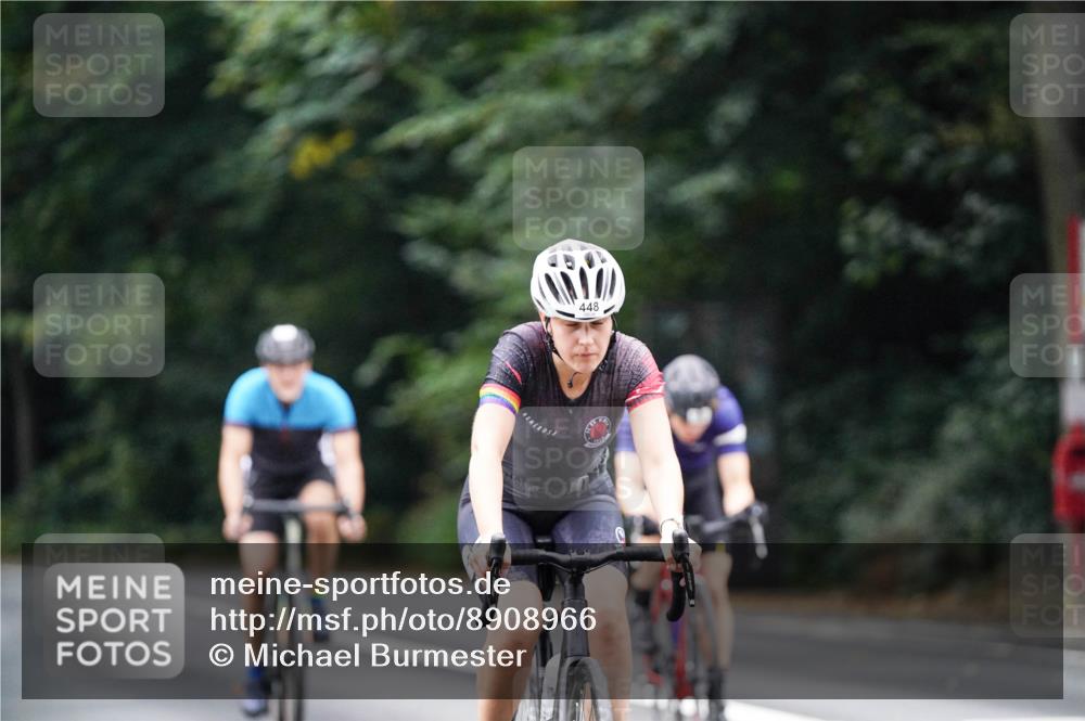 14.09.2025 - Stadtparktriathlon Michael Burmester http://msf.ph/oto/8908966 14.09.2025 09:52:30 Radfahren 448, 549, 608, 617 meine-sportfotos.de