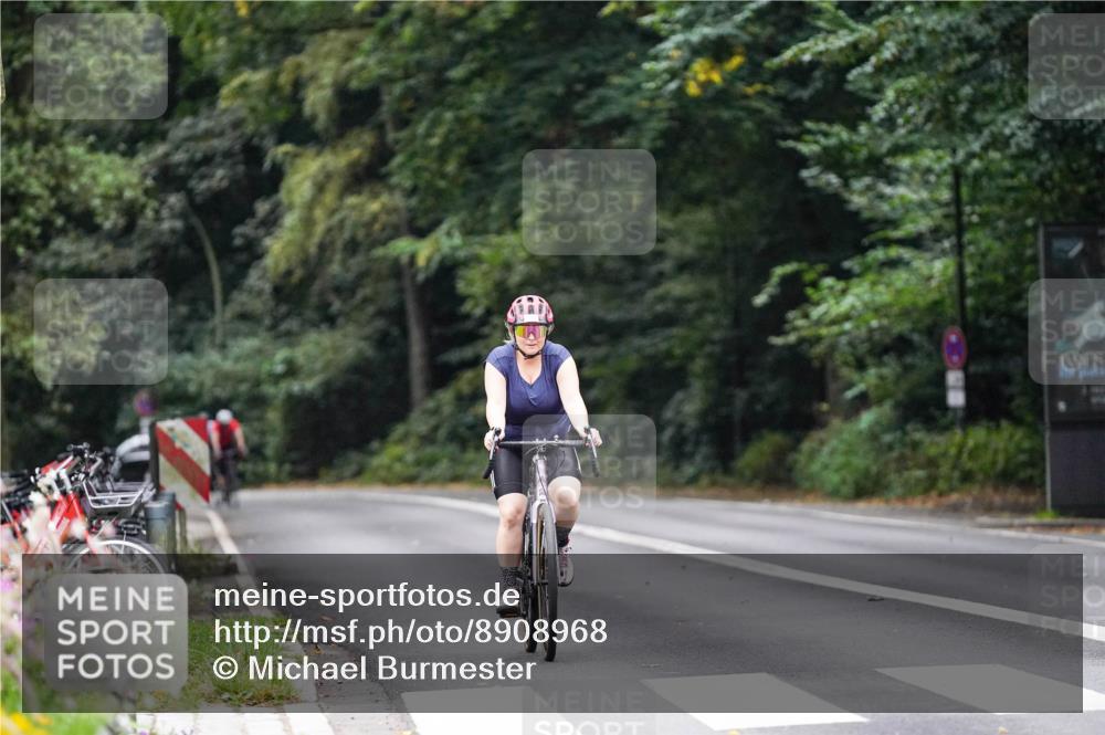 14.09.2025 - Stadtparktriathlon Michael Burmester http://msf.ph/oto/8908968 14.09.2025 09:52:44 Radfahren 596 meine-sportfotos.de