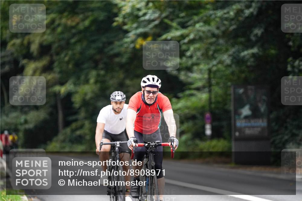 14.09.2025 - Stadtparktriathlon Michael Burmester http://msf.ph/oto/8908971 14.09.2025 09:52:55 Radfahren 556, 576 meine-sportfotos.de