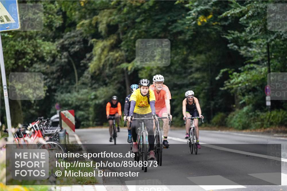 14.09.2025 - Stadtparktriathlon Michael Burmester http://msf.ph/oto/8908973 14.09.2025 09:53:06 Radfahren 485, 577, 606, 609, 616 meine-sportfotos.de