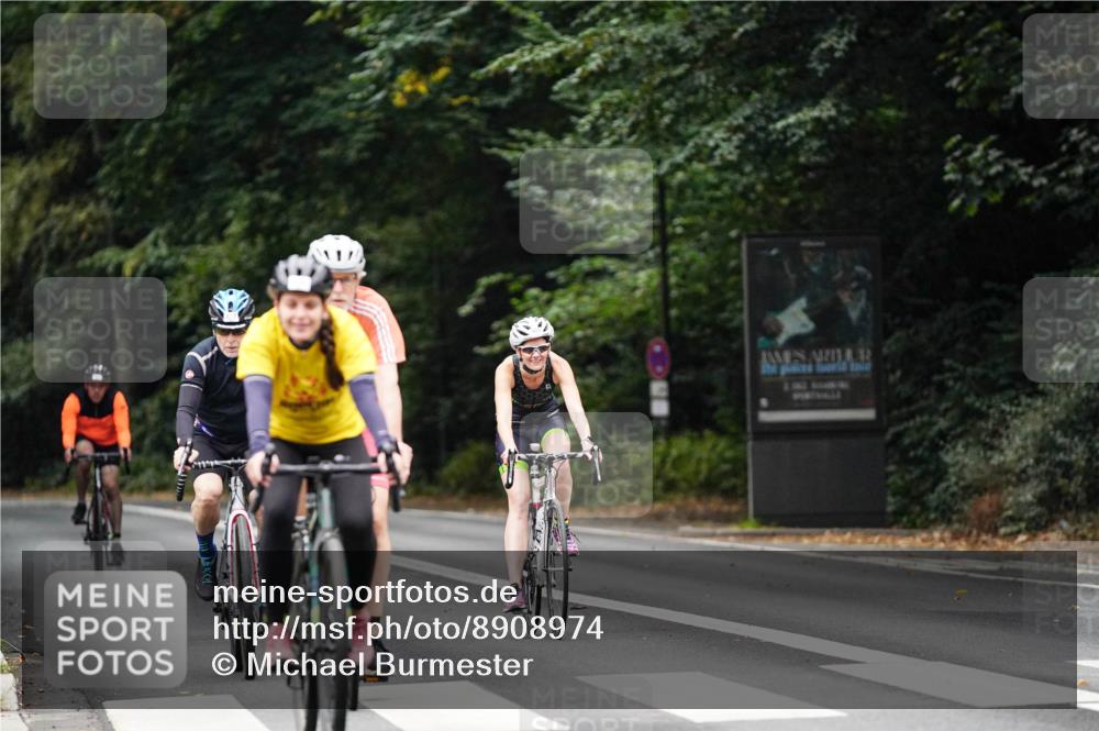 14.09.2025 - Stadtparktriathlon Michael Burmester http://msf.ph/oto/8908974 14.09.2025 09:53:07 Radfahren 485, 577, 606, 609, 616 meine-sportfotos.de