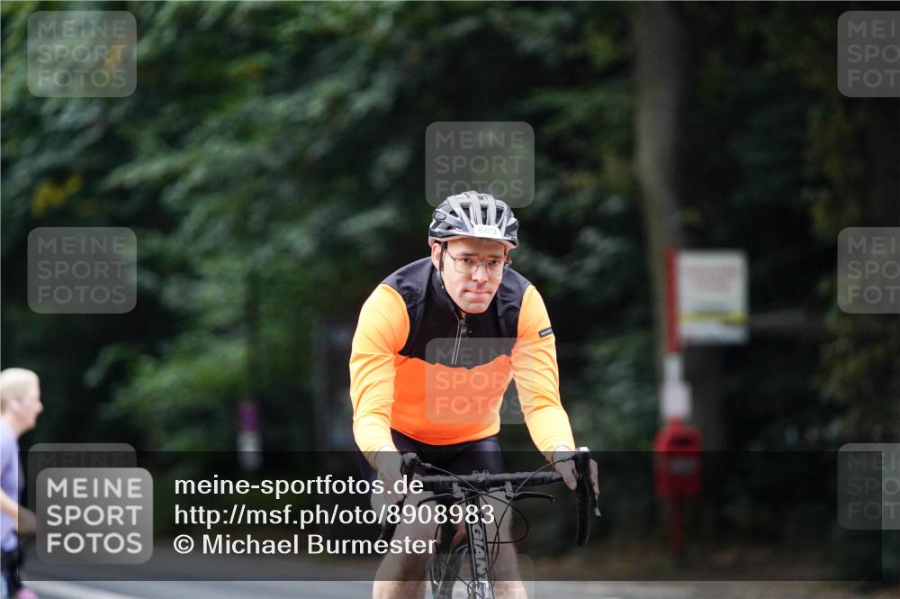 14.09.2025 - Stadtparktriathlon Michael Burmester http://msf.ph/oto/8908983 14.09.2025 09:53:12 Radfahren 485, 577, 591, 606, 609, 616 meine-sportfotos.de
