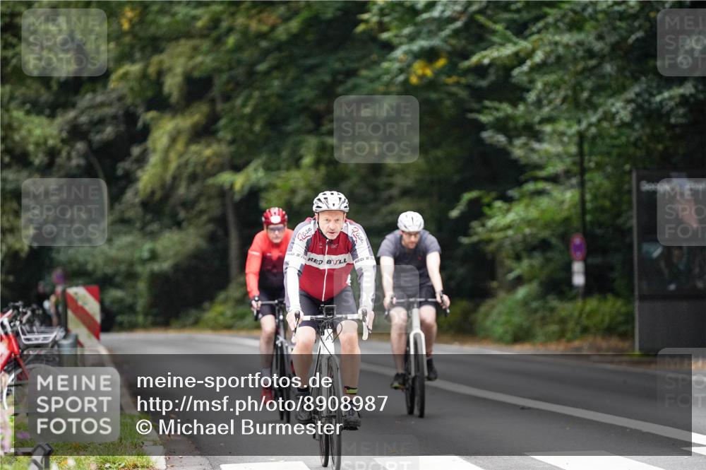 14.09.2025 - Stadtparktriathlon Michael Burmester http://msf.ph/oto/8908987 14.09.2025 09:53:20 Radfahren 550, 591, 614, 618 meine-sportfotos.de