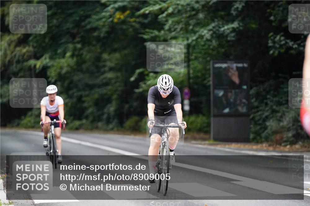 14.09.2025 - Stadtparktriathlon Michael Burmester http://msf.ph/oto/8909005 14.09.2025 09:53:41 Radfahren 500, 523, 524, 529, 585 meine-sportfotos.de