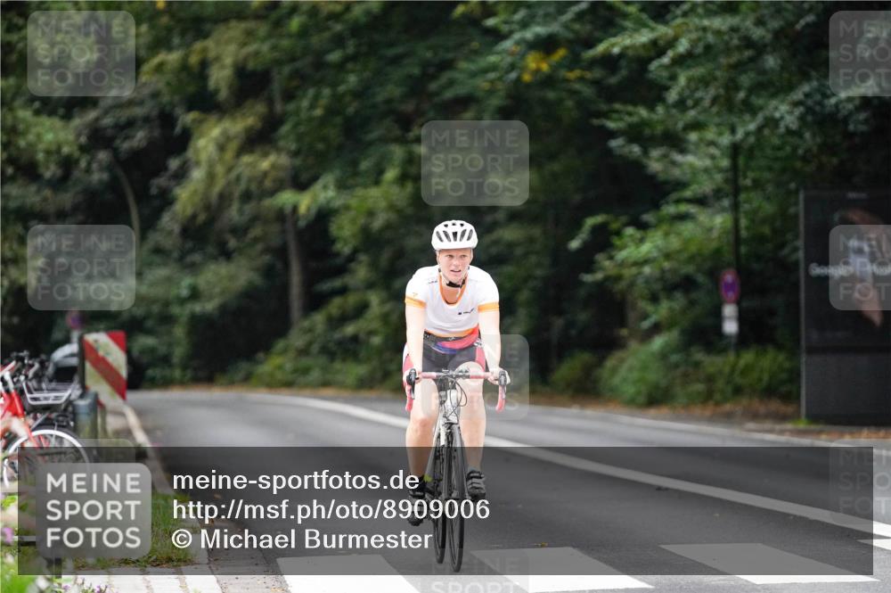 14.09.2025 - Stadtparktriathlon Michael Burmester http://msf.ph/oto/8909006 14.09.2025 09:53:43 Radfahren 500, 523, 524 meine-sportfotos.de