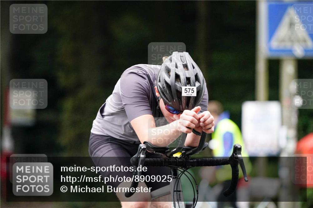 14.09.2025 - Stadtparktriathlon Michael Burmester http://msf.ph/oto/8909025 14.09.2025 09:54:23 Radfahren 575, 660 meine-sportfotos.de