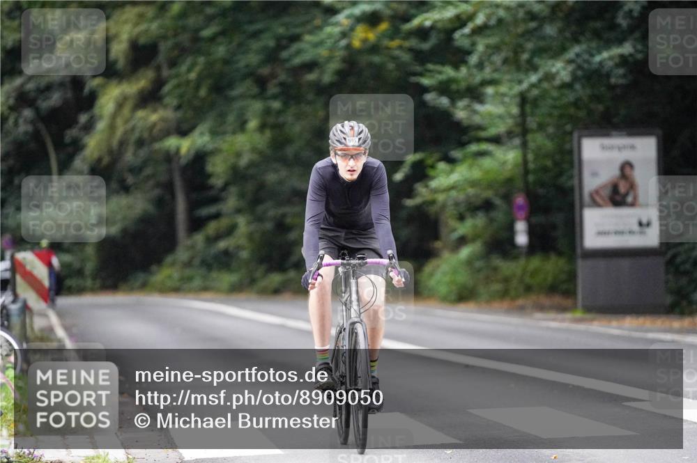 14.09.2025 - Stadtparktriathlon Michael Burmester http://msf.ph/oto/8909050 14.09.2025 09:54:53 Radfahren 567, 595 meine-sportfotos.de