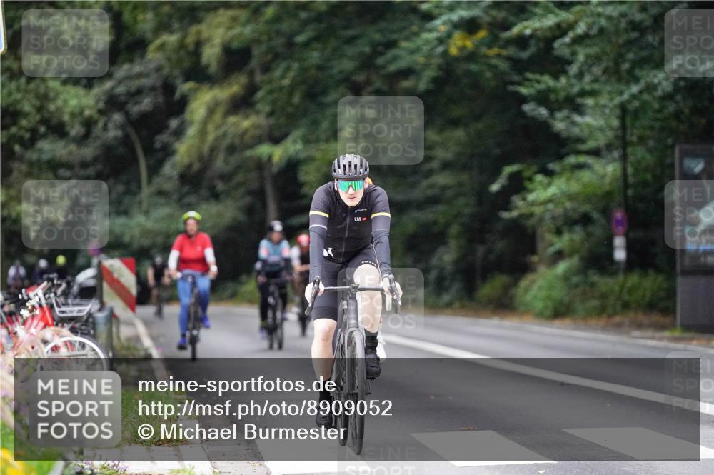 14.09.2025 - Stadtparktriathlon Michael Burmester http://msf.ph/oto/8909052 14.09.2025 09:55:04 Radfahren 530, 554, 555, 578, 602 meine-sportfotos.de