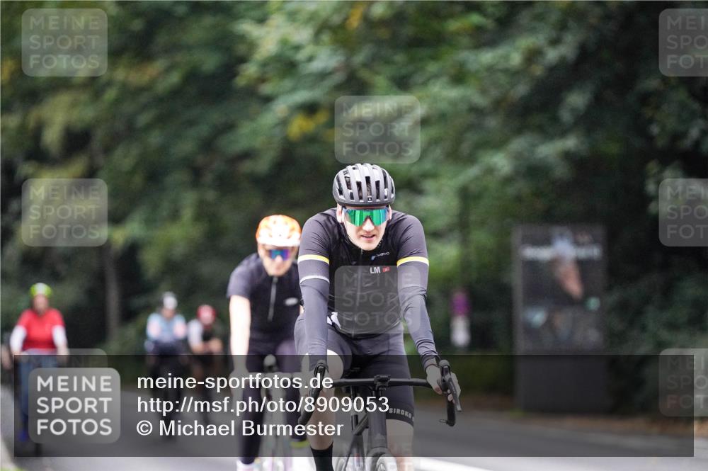 14.09.2025 - Stadtparktriathlon Michael Burmester http://msf.ph/oto/8909053 14.09.2025 09:55:05 Radfahren 530, 554, 555, 578, 602 meine-sportfotos.de